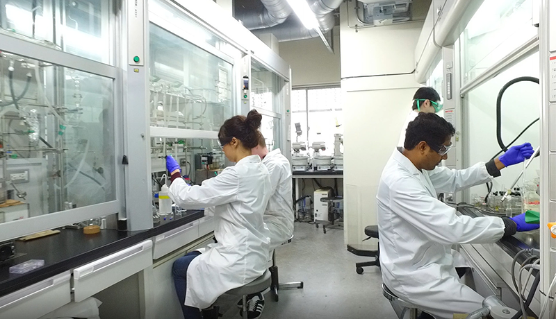 游艇会网址下载官网 日本では2015年所属チーム(ソフトバンクホークス)の日本シリーズ優勝を率いて韓国人選手初日本シリーズ最優秀選手(MVP)にも選ばれた